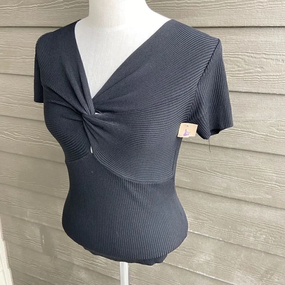Main Strip Short Sleeve Front Knot Knit Top - Picture 2 of 5